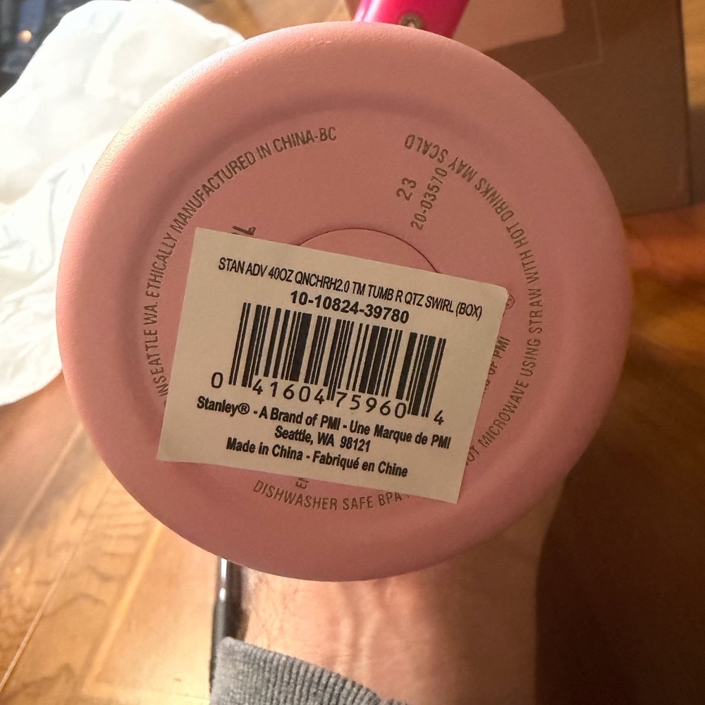 NIB Stanley x Hello Kitty Pink Travel Tumbler Mug 40oz - Picture 3 of 4